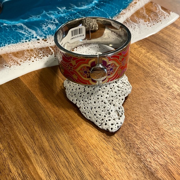 NWT$168 Johnny Was Saba Hinged Bracelet Silver Tone - Picture 2 of 7